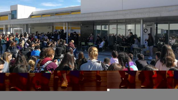 El 'Sant Cugat a fons' surt de l'estudi per oferir un especial amb alumnes del Leonardo da Vinci