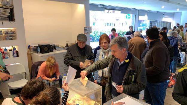 Es busquen 50 persones per treballar durant la jornada electoral del 10-N
