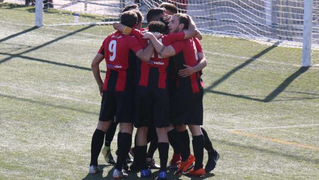 Un Sant Cugat FC vertiginós s'aferra a Primera Catalana a ritme de gol davant el Farners