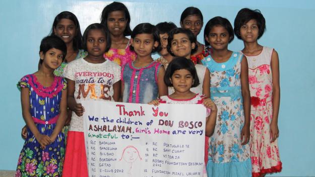 El Rotary Club participa en un projecte solidari amb nens i nenes del carrer a l'Índia