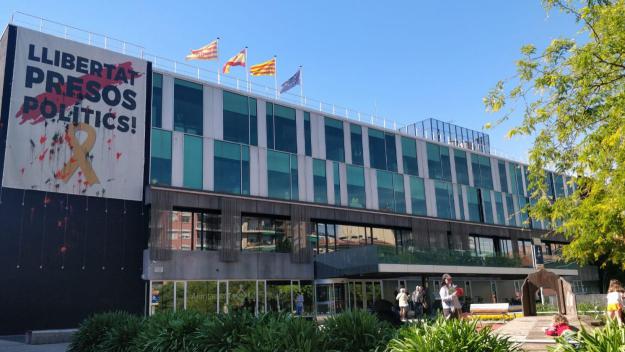 190527-pancarta-presos-ajuntament.jpg