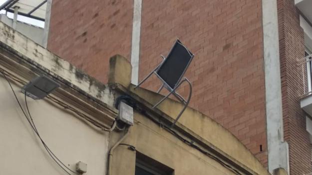 'Cadira voladora' al carrer de Santiago Rusiñol