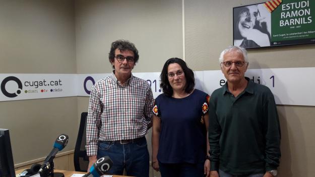 La referent de Càritas Sant Cugat, Montse Peñalver, visita el 'Converses consentides'