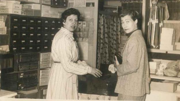 La Mercería de la plaça Sant Pere, al 'Comerços emblemàtics'