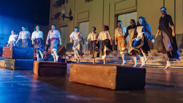 L'Esbart mostra un any de feina amb l'estrena de Festa Major, 'M'agradi o no'