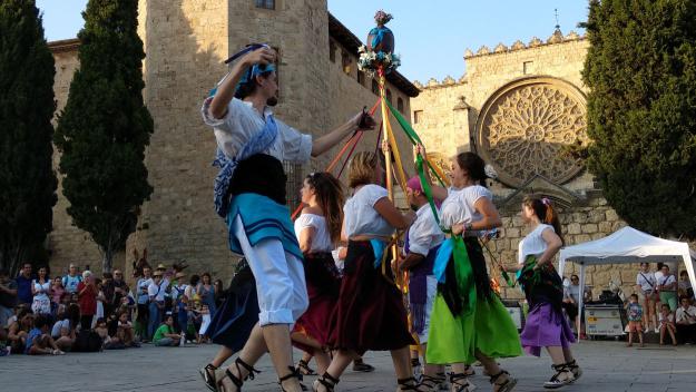 La cultura popular treu pit en la Trobada de Balls i Entremesos de Festa Major