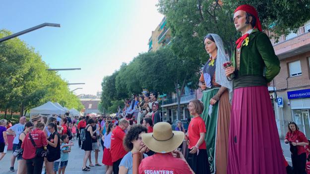Els gegants d'arreu de Catalunya passegen la tradició pels carrers de Sant Cugat