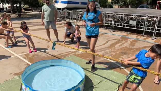 Alt: El segon dia de Festa Major de Mira-sol ha presentat activitats per a totes les edats