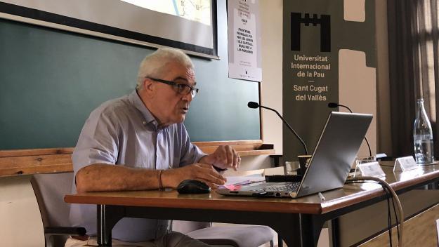 [Entrevista] Pau Alonso: 'Permetem la lliure circulació de mercaderies i capital i posem barreres a la circulació de persones'