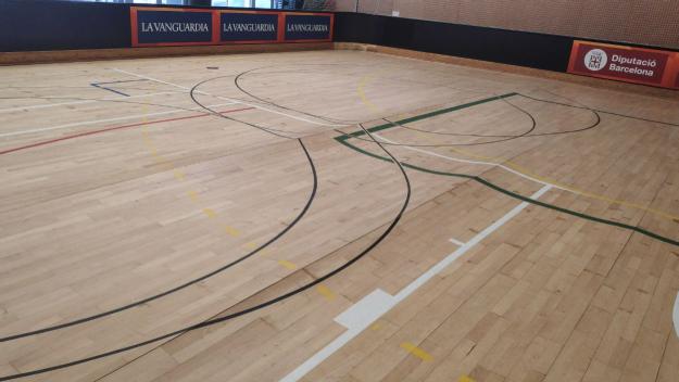 L'Ajuntament valora canviar el parquet del pav2 després dels desperfectes ocasionats per la pluja