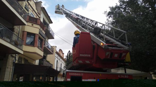 Expectació per l'incendi a El Mesón