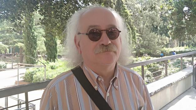 Sam Abrams deixa la direcció de la Nit de Poesia per discrepàncies amb l'organització