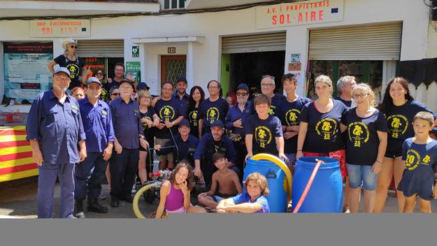 Sol i Aire s'acomiada de la Festa Major amb el dinar popular i una guerra d'aigua