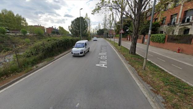 Tallada al trànsit l'avinguda de Montserrat Roig per obres de millora