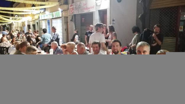 El sopar de veïns del carrer Xerric continua potenciant la germanor entre els assistents