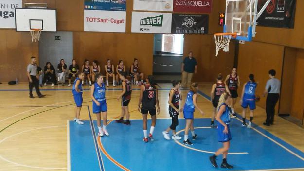 La UESC femenina encaixa una contundent derrota a la pista del Reus Ploms