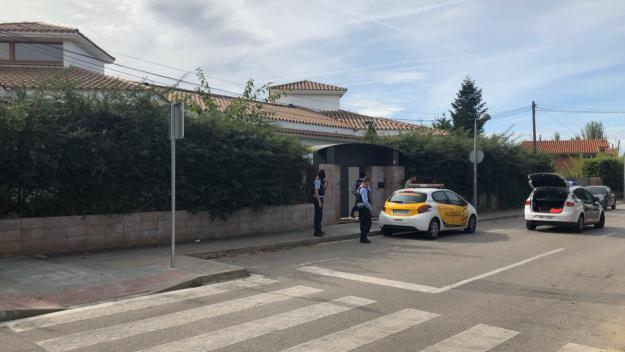 Els Mossos desallotgen una casa okupada de Mira-sol