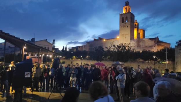Un centenar de persones posa sobre la taula les properes accions de protesta contra la sentència del procés