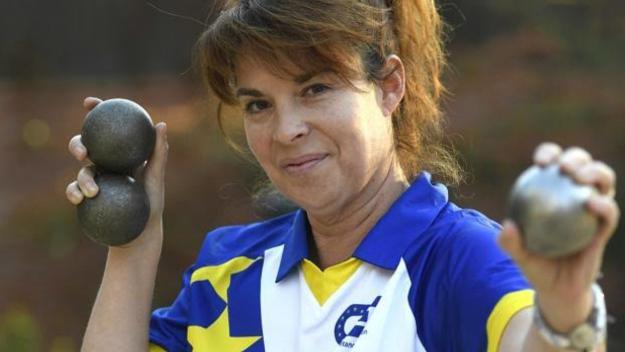 La campiona del món, Yolanda Matarranz, visita el Club Petanca Sant Cugat