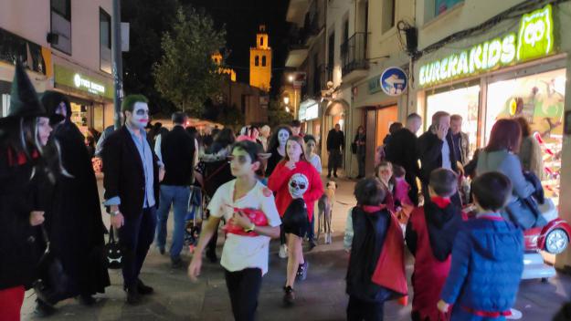 La nit de Halloween posseeix els carrers de Sant Cugat