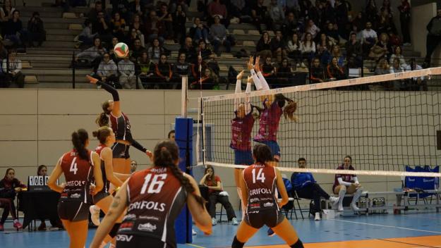 El Volei Sant Cugat mostra símptomes de millora però es queda a les portes dels punts contra l'Haro Rioja