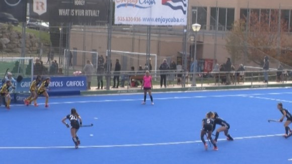 El Junior femení encaixa la primera derrota de la temporada davant l'Atlètic de Terrassa