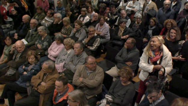 Tensió al ple pel tribut metropolità