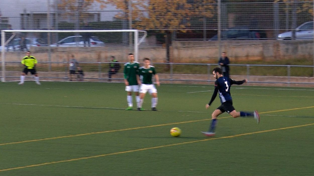 L'Atlètic Junior frega l'èpica però es queda a les portes del triomf en el derbi contra el Valldoreix
