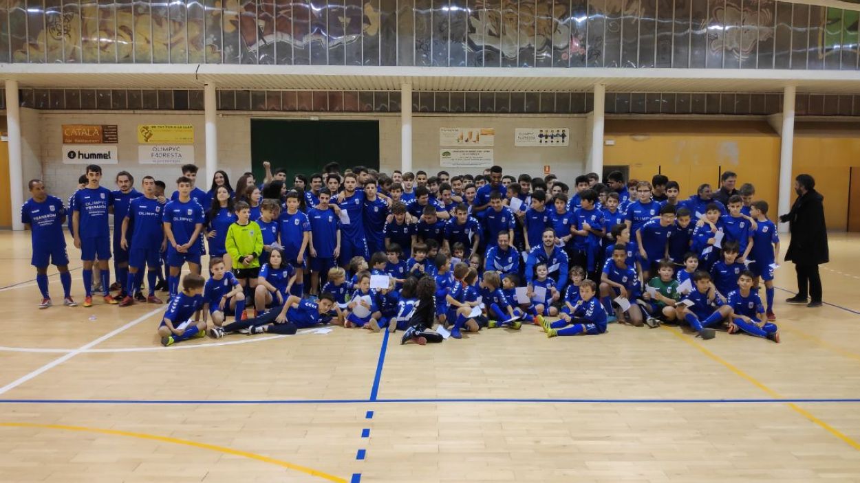 L'Olímpyc Floresta presenta els seus 12 equips i 150 jugadors al pavelló de Can Llobet