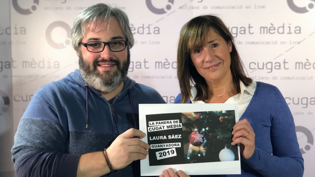 Cugat Mèdia entrega la panera de Nadal a la guanyadora
