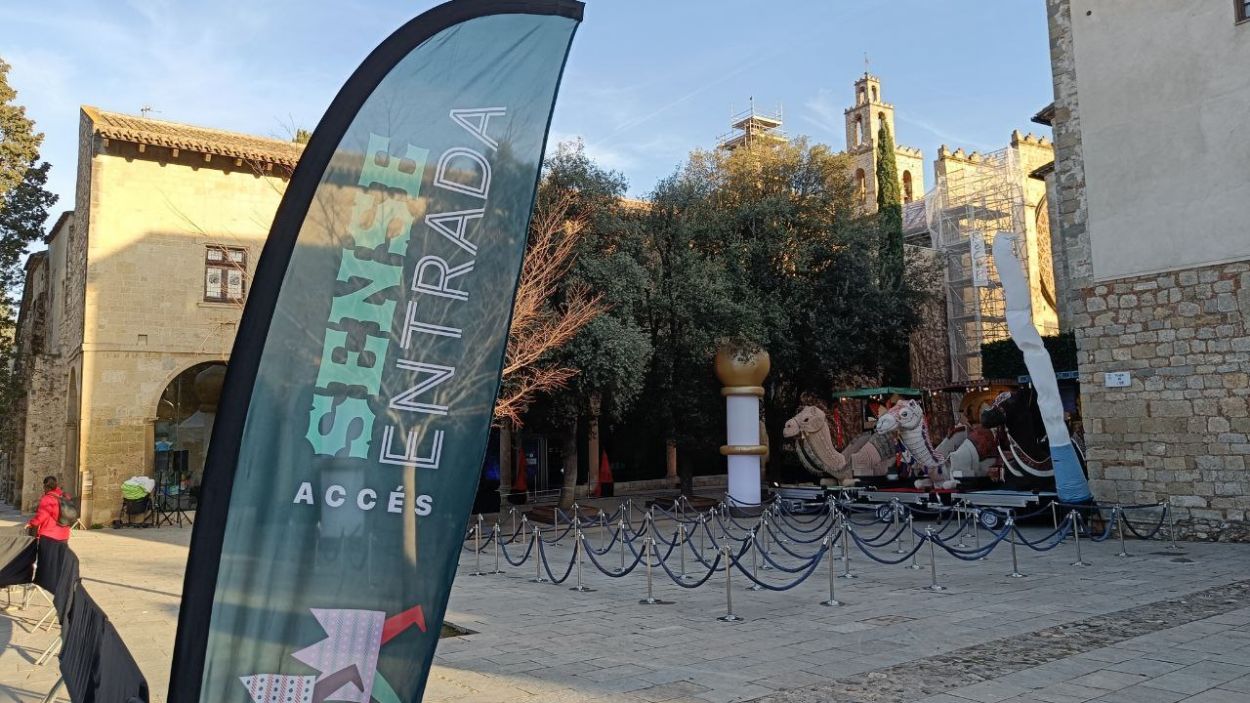 Habilitada una cua per accedir al Campament Reial sense entrada
