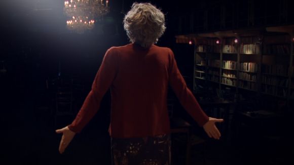 La gran Isabel Castro repassa les notícies de la setmana amb un toc d'humor