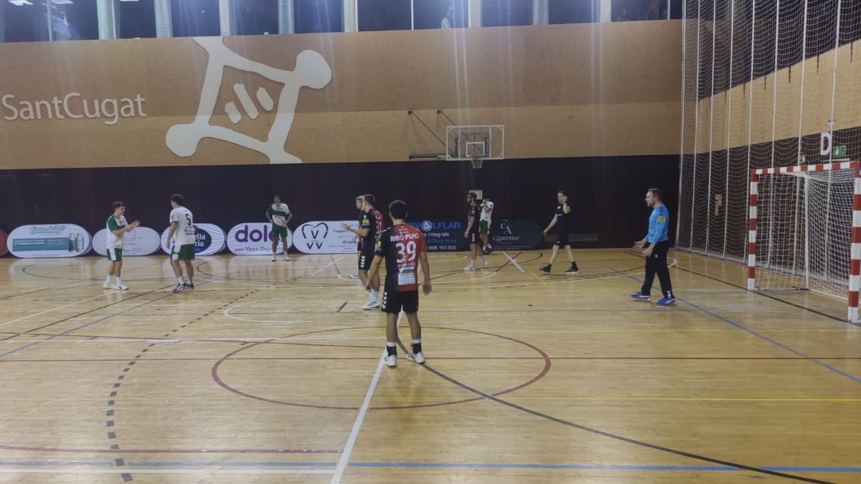 L'Handbol Sant Cugat supera el Bordils i segueix a la part alta de la taula