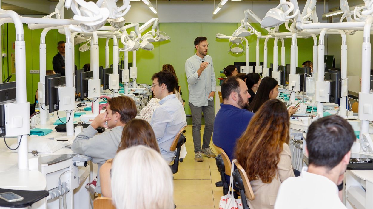 UIC Barcelona acull la Jornada d'Actuació Odontològica, amb més d'un miler d'assistents