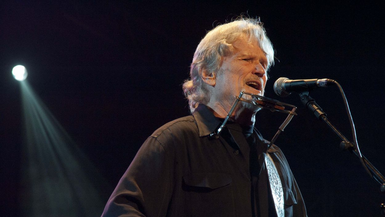 241008-kris_kristofferson-a_cc_by_20_bryan_ledgard.jpg