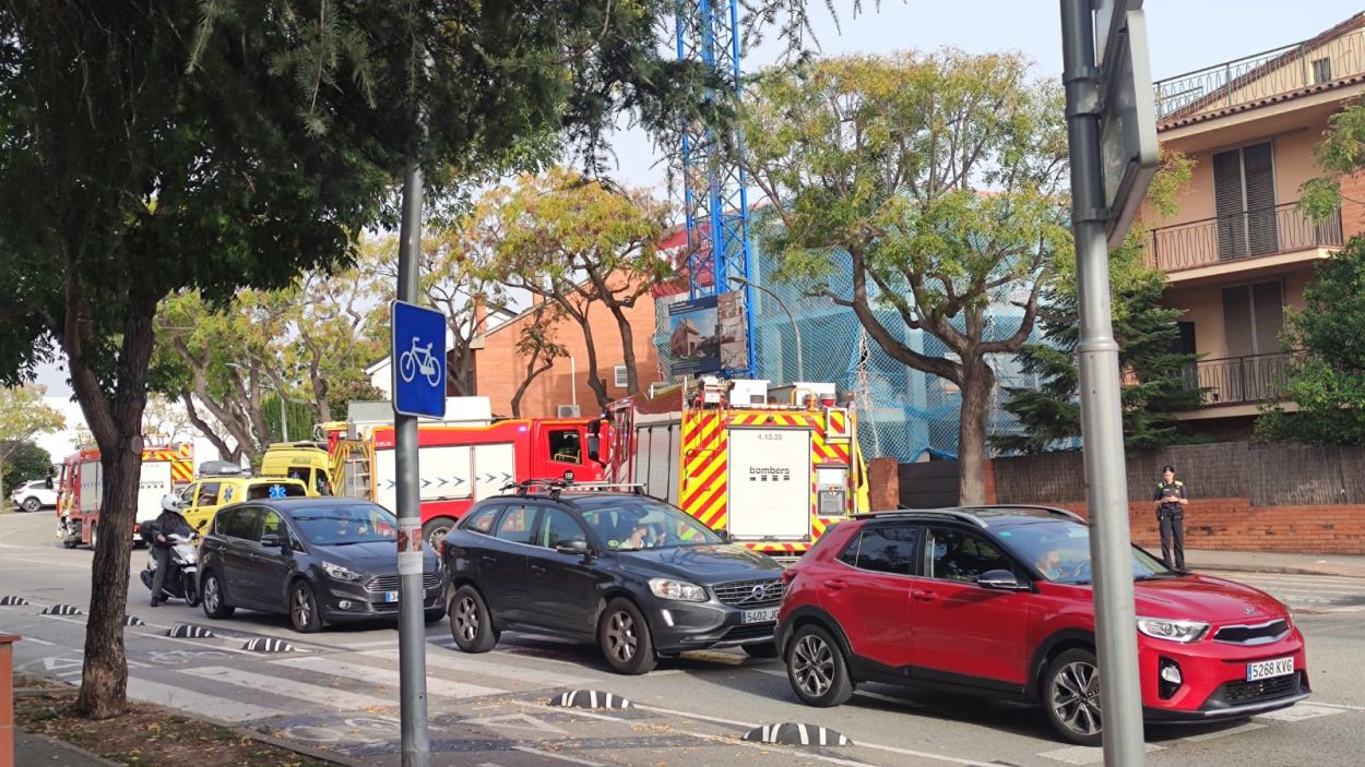 Ferit crític un treballador d'una obra per un accident amb una excavadora