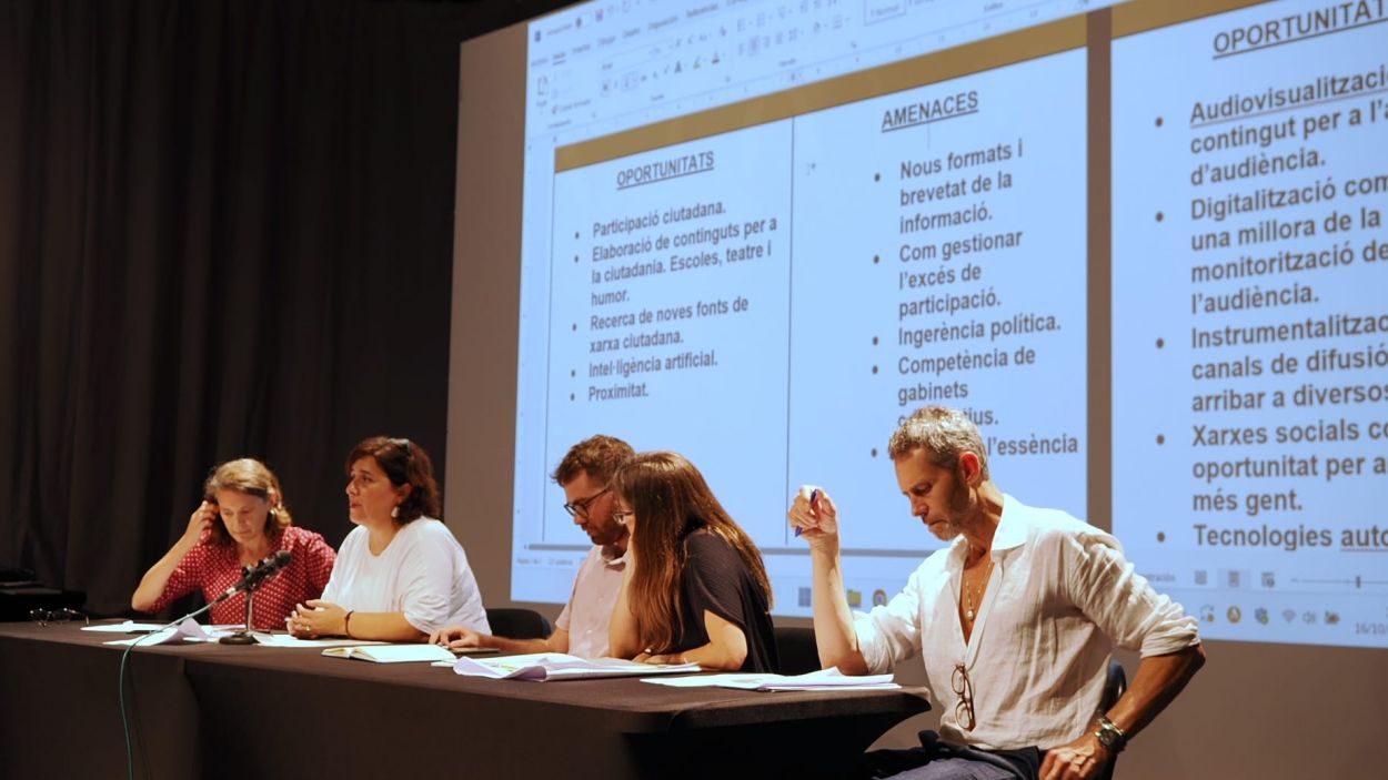 La ràdio local catalana posa a caminar el seu nou Llibre Blanc