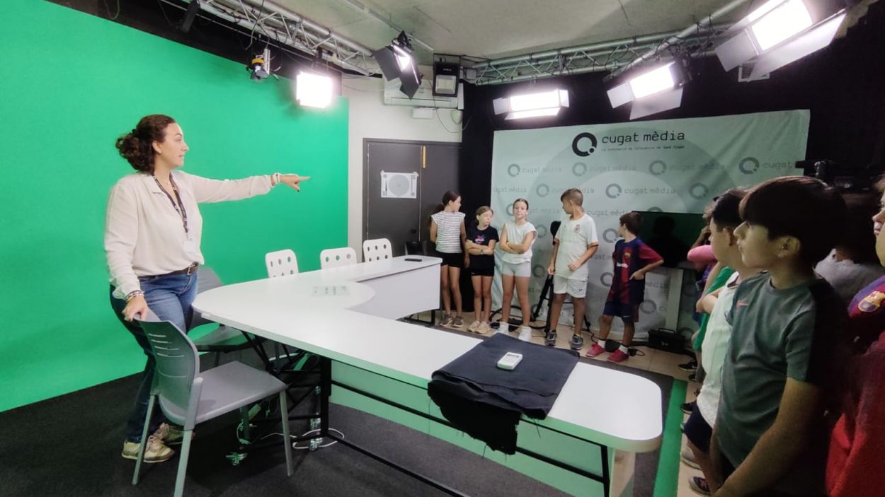 L'alumnat de cinquè de l’escola Pins del Vallès visita Cugat Mèdia