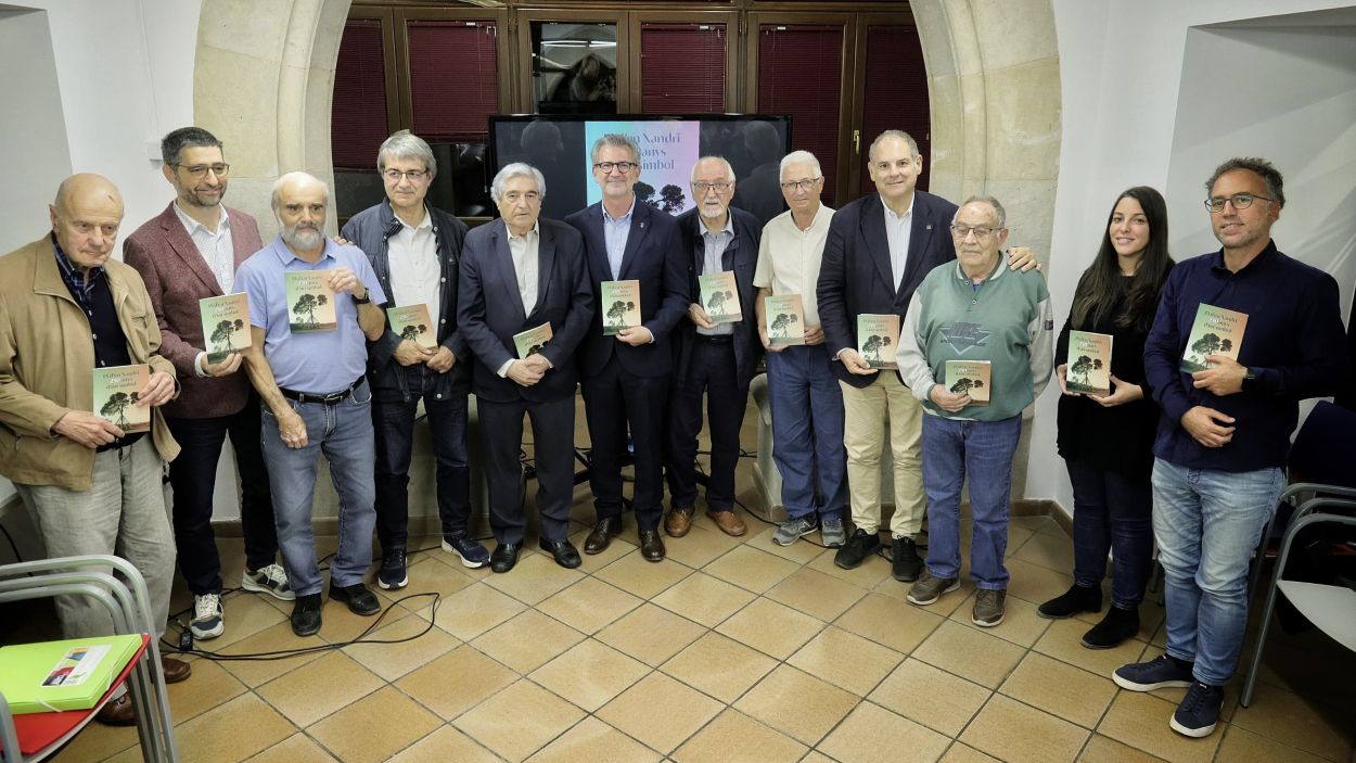 Un documental de Cugat Mèdia realça el Pi d'en Xandri com a símbol de ciutat