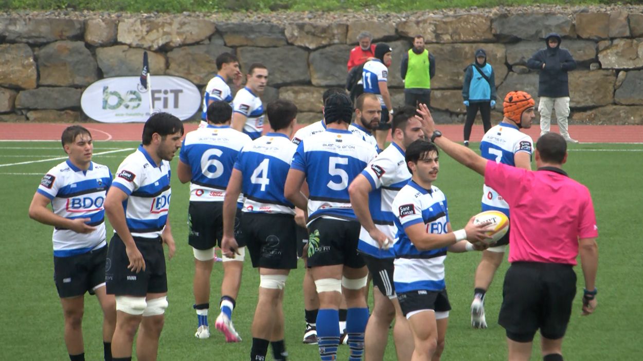 El Rugby Sant Cugat guanya amb un diluvi al marcador contra el Poble Nou