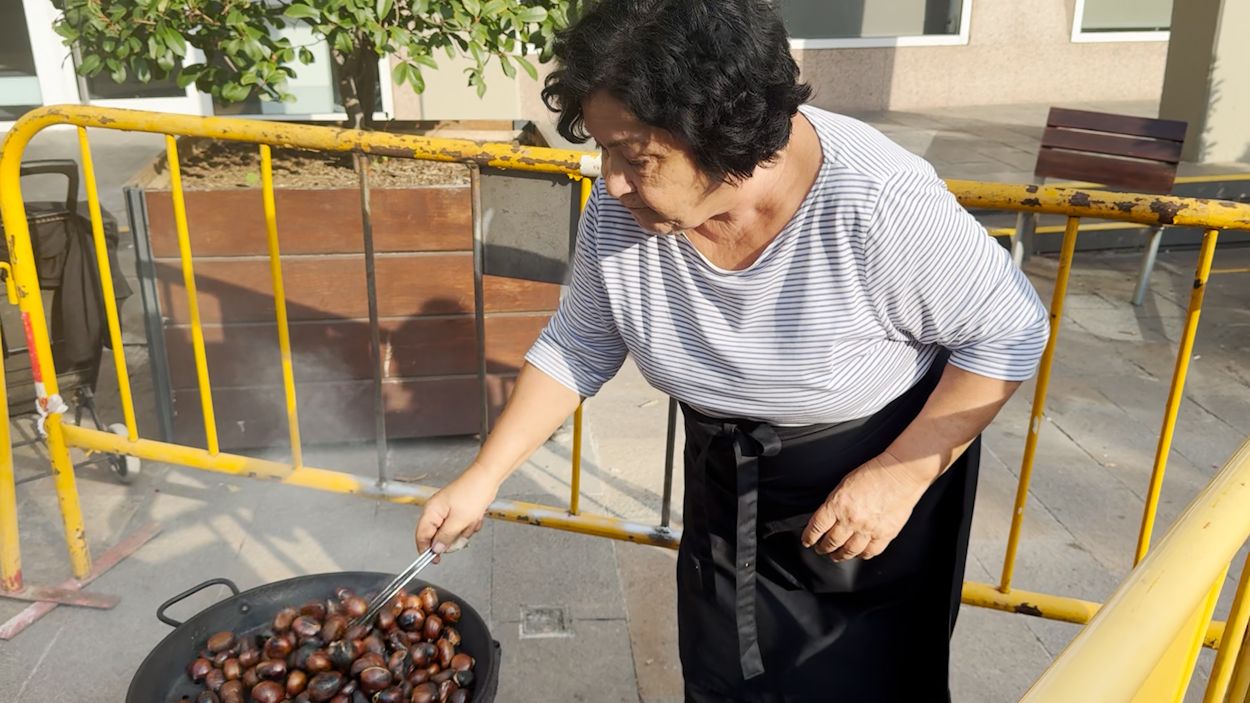 La Castanyada a través dels ulls de la castanyera més icònica de Sant Cugat