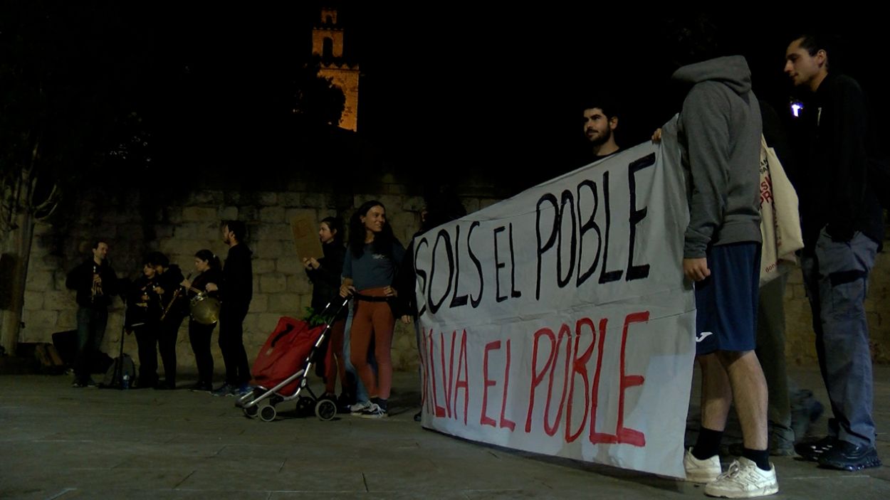Sant Cugat surt al carrer per alçar la veu en suport a les víctimes i afectats de la dana