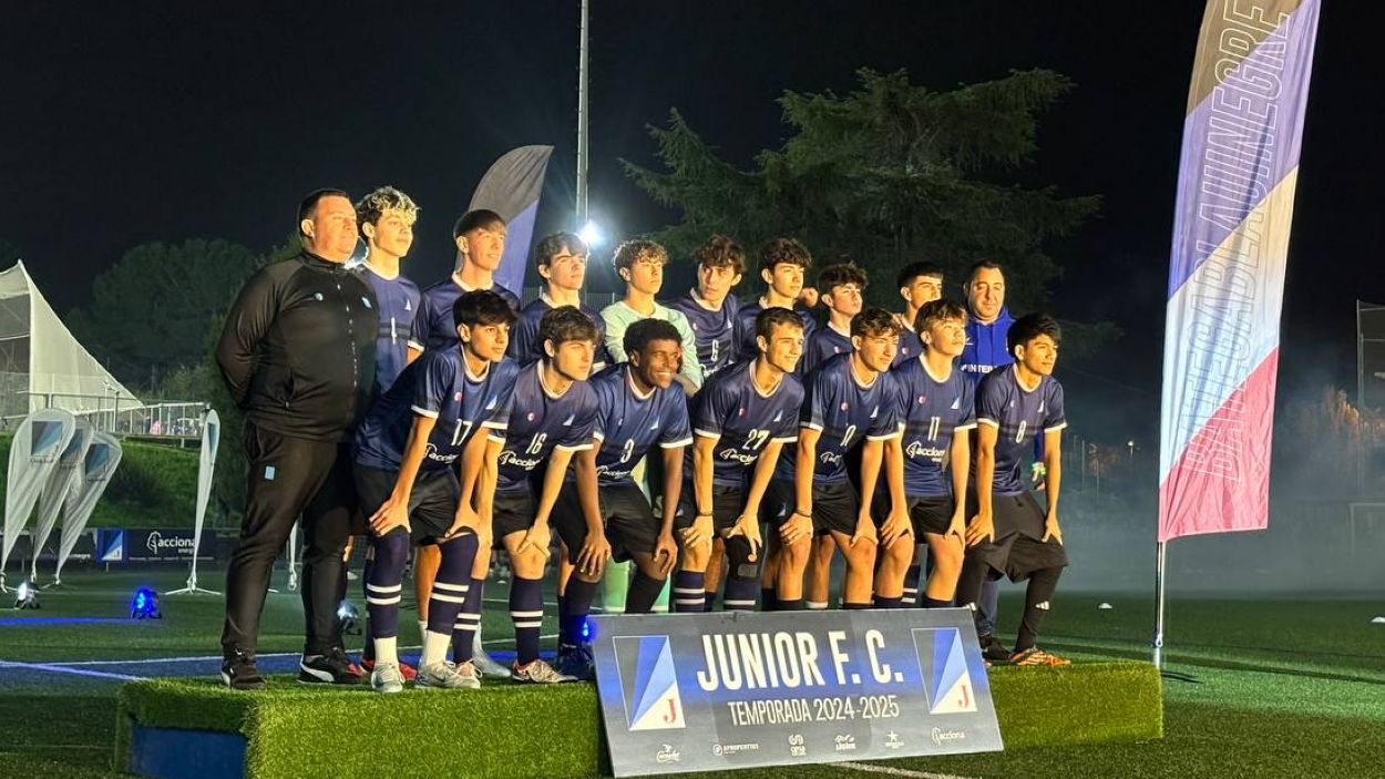 241108-presentacio-junior-futbol-a-cugat.jpg