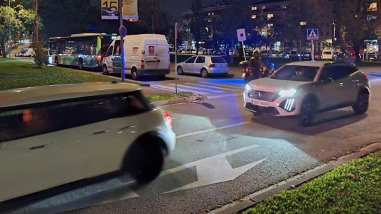 Reestablerta la circulació al passeig de Francesc Macià després de l'avaria d'un autobús