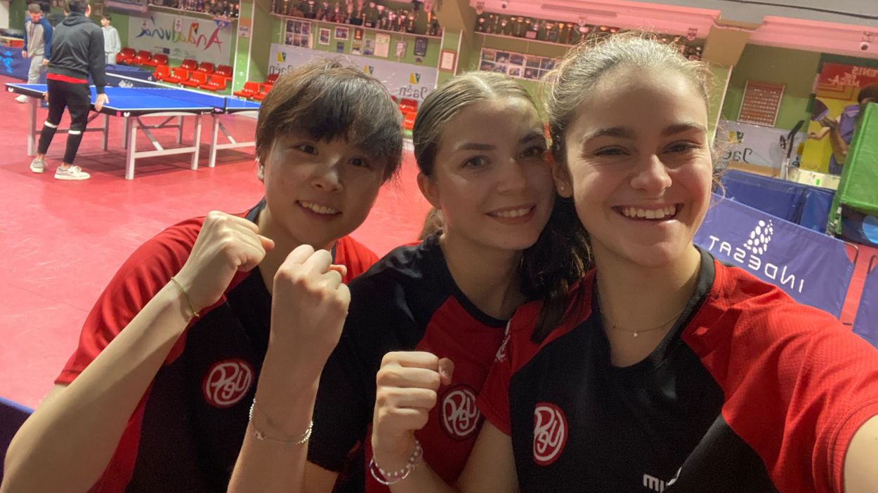 El primer equip femení de la UESC de tennis taula suma el primer triomf a SuperDivisió