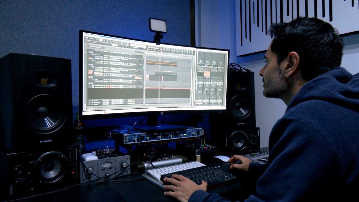 Andrés Alcaraz, de cantautor a productor de grans èxits del reggaeton