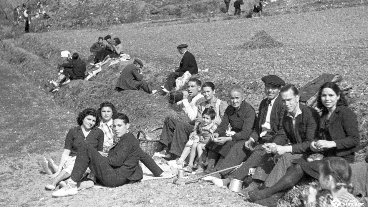 Prop d'un miler d'imatges dels darrers 100 anys de Sant Cugat, a cop de clic