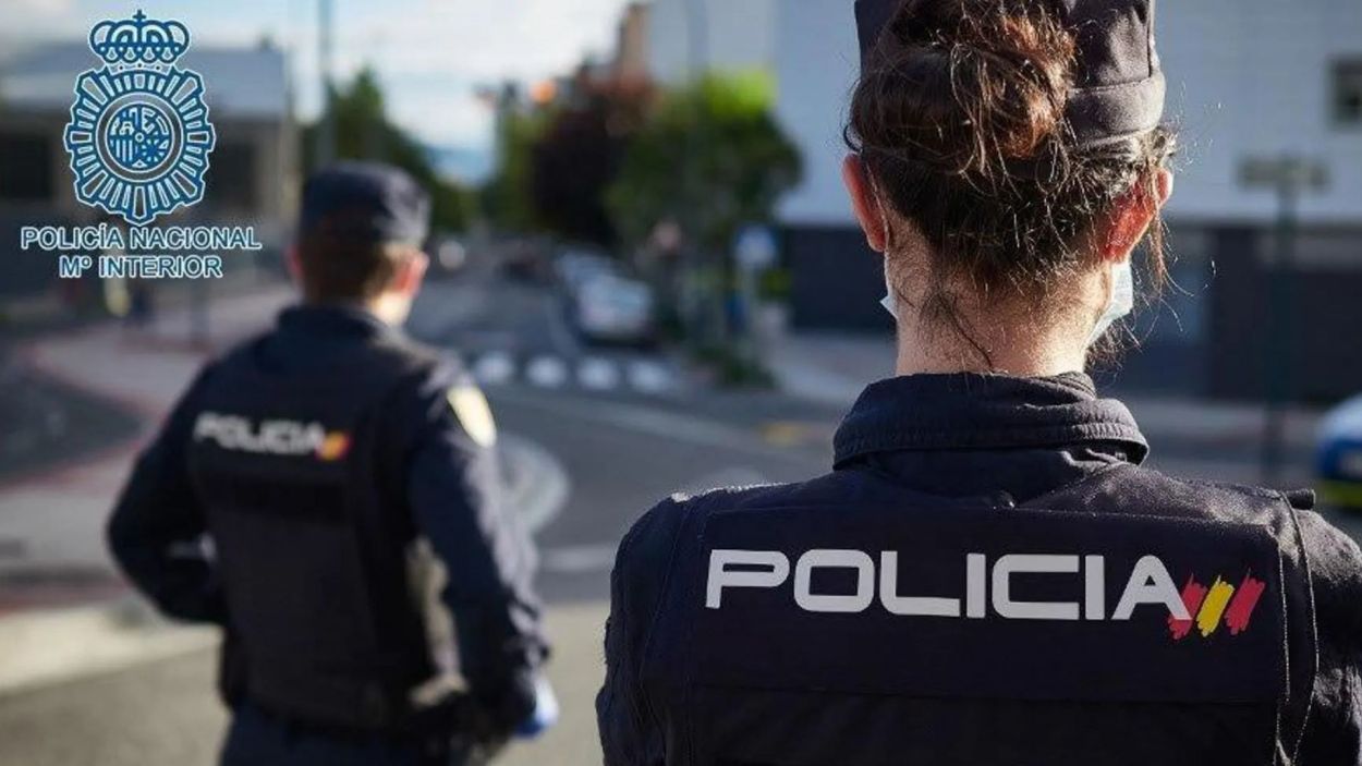 Operatiu de la Policia Nacional i la Policia Local a Sant Cugat contra el tràfic de drogues