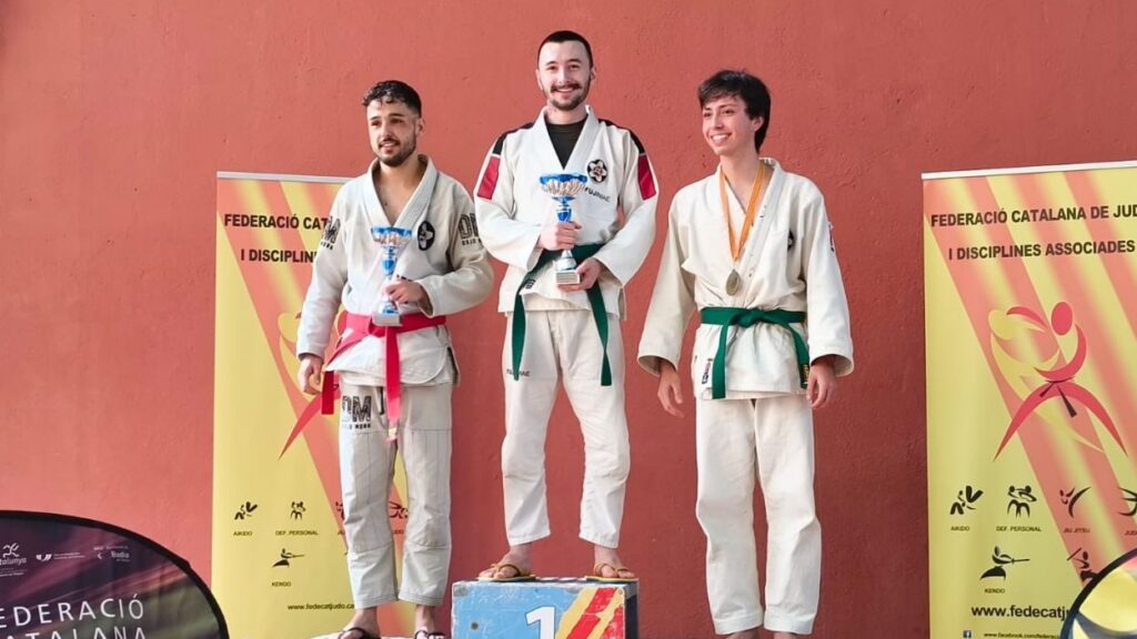 Alt: El Club Jiu-Jitsu Sant Cugat puja a tres podis al campionat de Catalunya