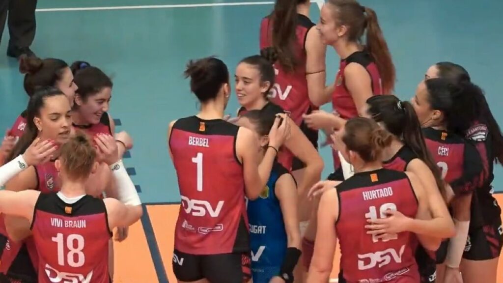 Alt: El DSV Volei Sant Cugat remunta (3-1) i s'endú el derbi català de la Lliga Iberdrola contra el Barça